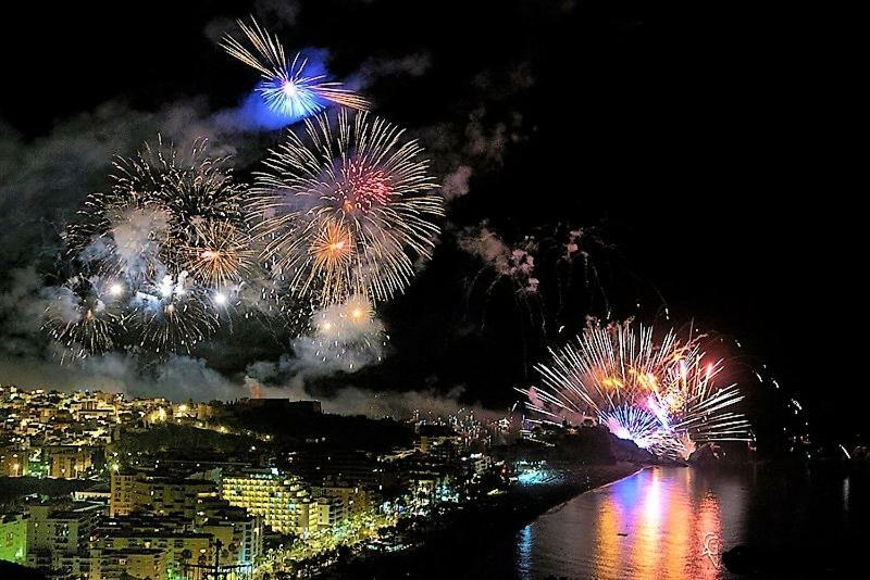 Апартаменты Puerta Del Mar Альмуньекар Экстерьер фото